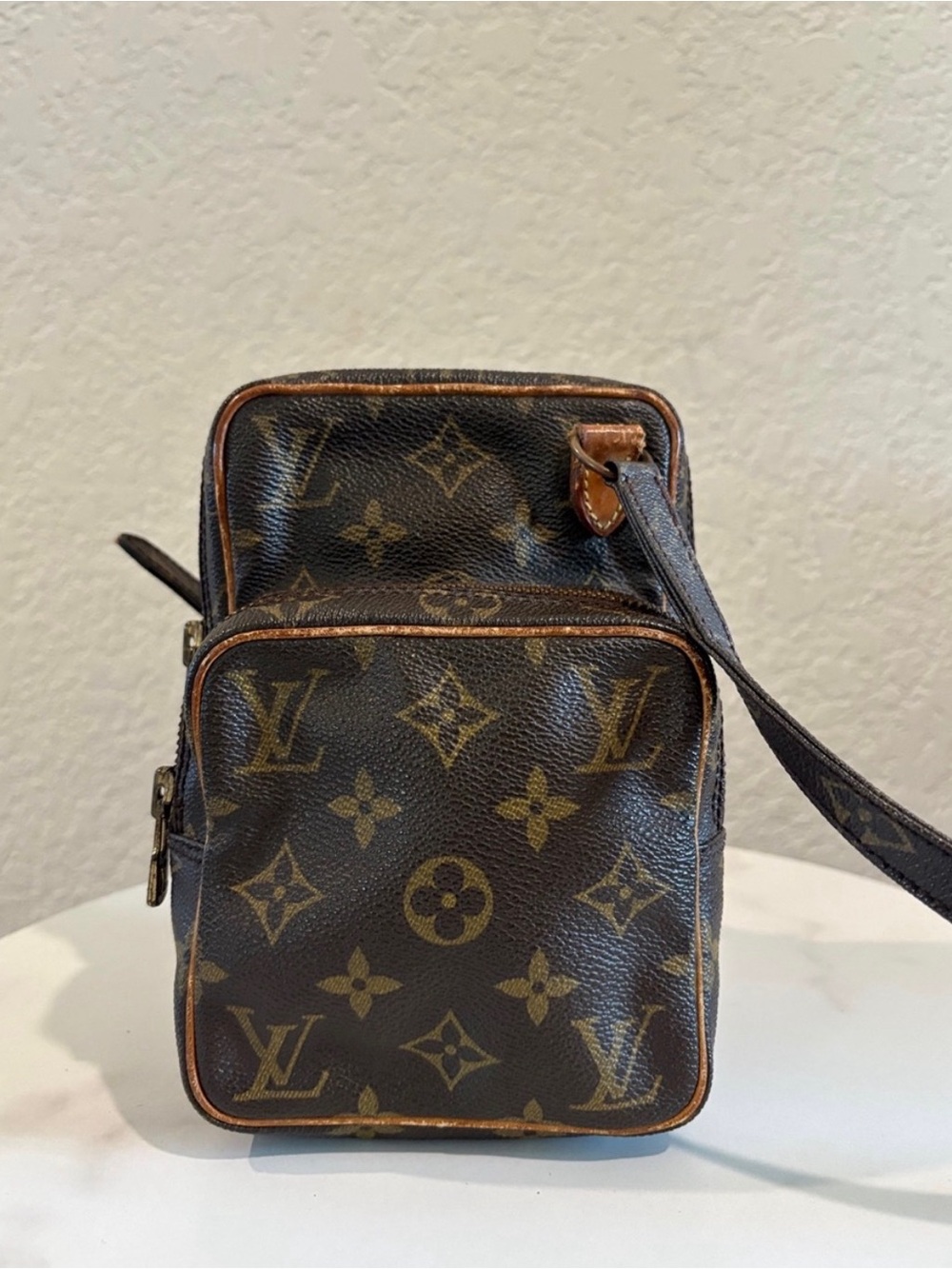 Louis Vuitton Mini Amazon
Brown Monogram Crossbody Bag
